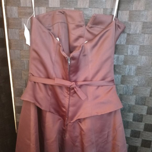 Size 10 formal dress - Picture 3 of 3